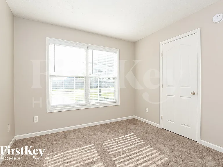 8117 Bostic Dr — Photo 12