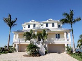 54 N Pine Cir, Belleair, FL 33756