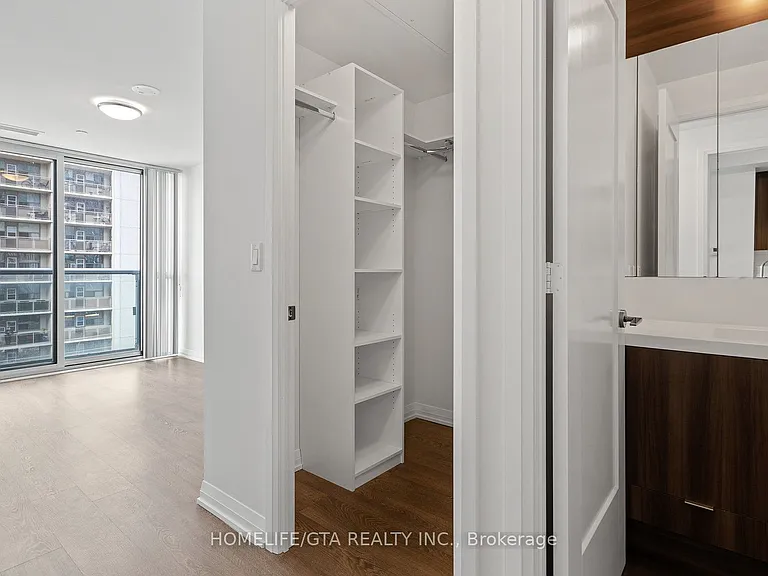 101 Erskine Ave #420 — Photo 25
