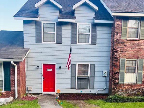 303 Leisure Lake Dr, Warner Robins, GA 31088