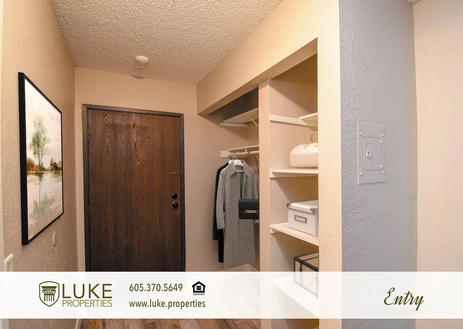 One bedroom apartment with garage near downtown Sioux Falls — Photo 2