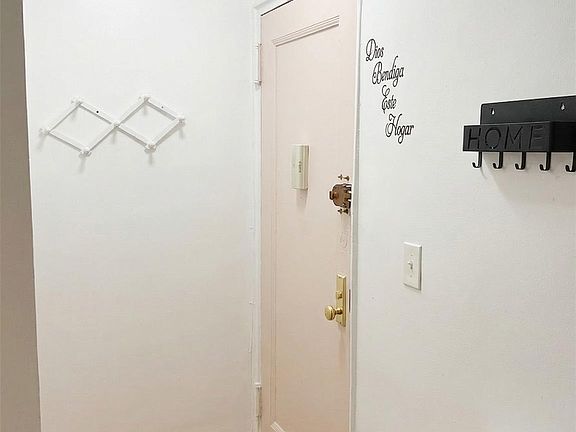4th image of 245 Bronx River Road #7F