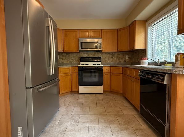 99 Narrows Rd N APT C