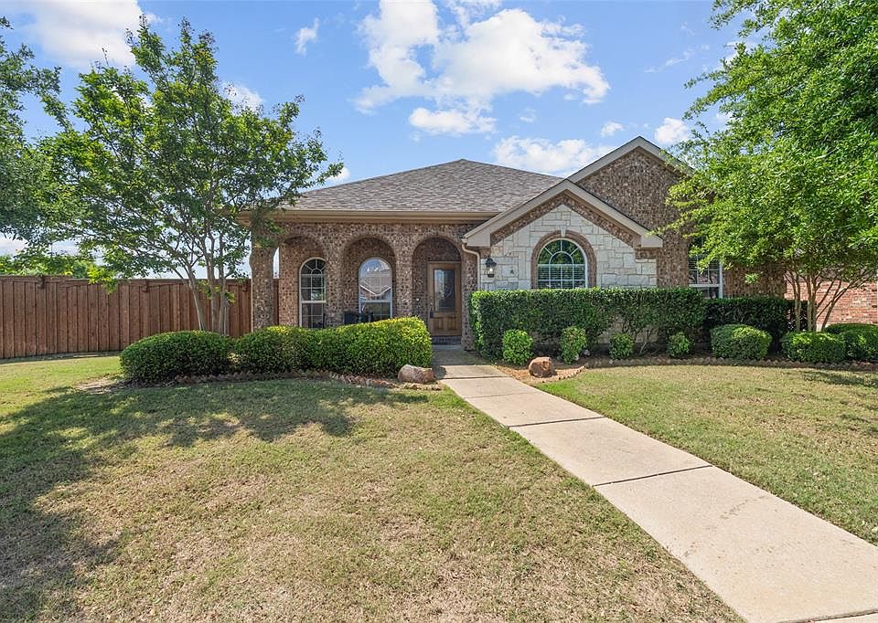 1st image of 1706 Summerfield Dr