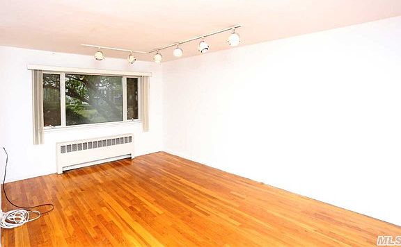 2nd image of 1420 Bell Blvd