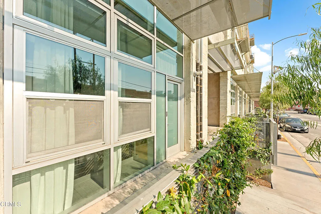 2 bed, 2.0 bath, 3030 sqft, $6,500 — Photo 3