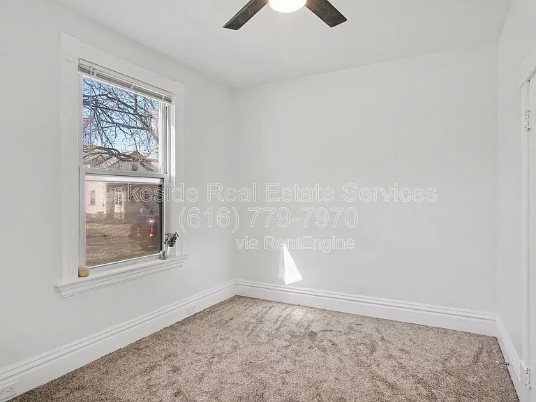 1101 Dayton St SW — Photo 5