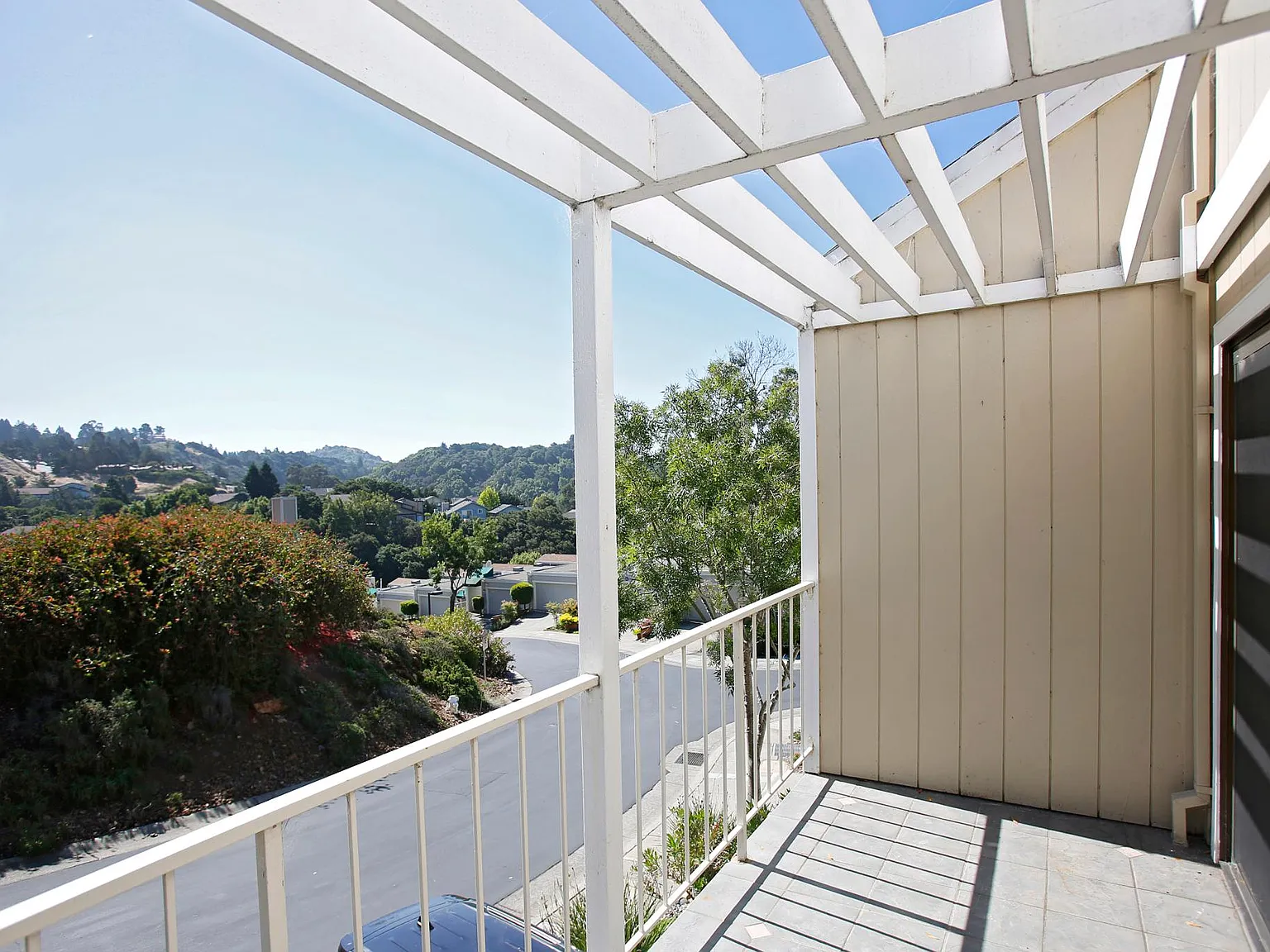 2 bed, 1149 sqft, $4,195 — Photo 3