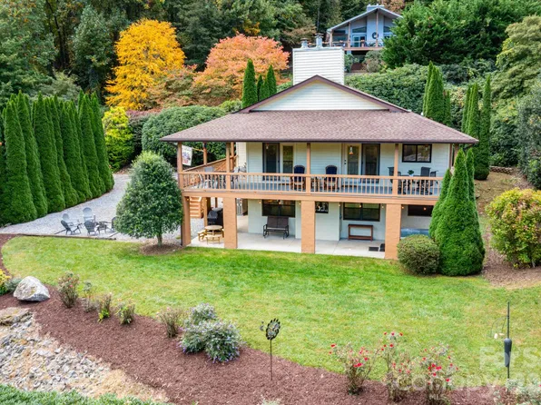 352 Lewis Ln, Maggie Valley, NC 28751