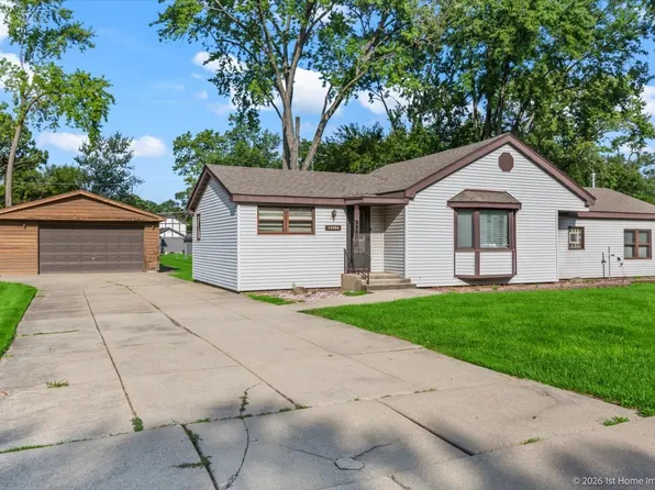 10334 S 74th Ave, Palos Hills, IL 60465