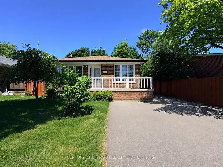 10 Sanford Cres — Photo 22