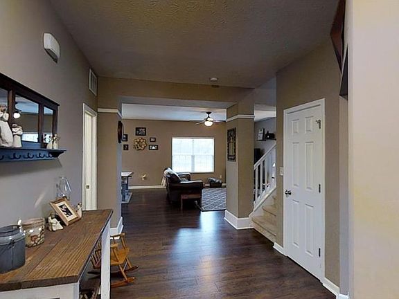 4th image of 2251 Schoolmarm Dr