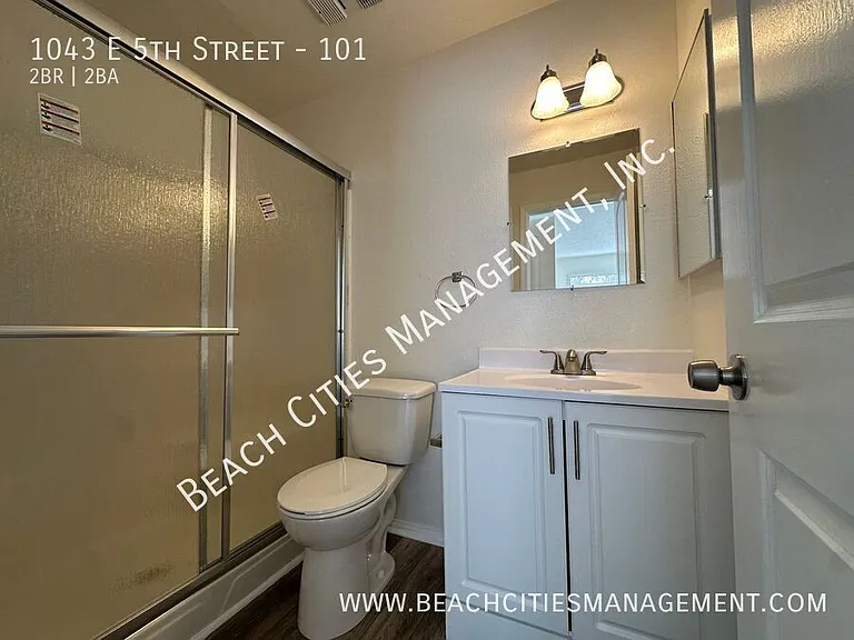 1043 E 5th St #101 — Photo 38