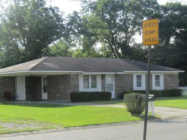 504 N Fieldstone Dr, Ocilla, GA 31774