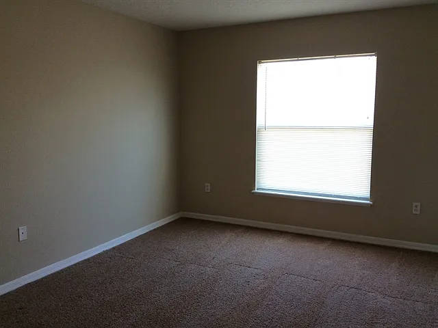 401 Blake Ave — Photo 21