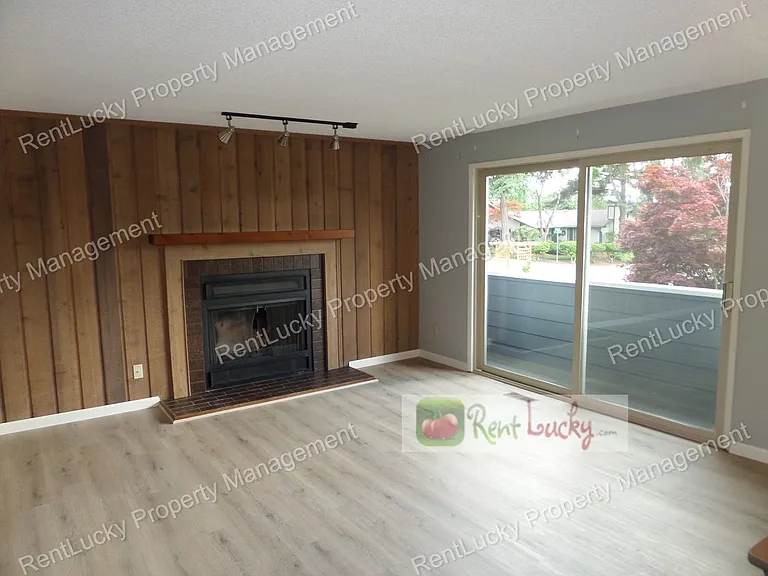10720 157th Ave NE — Photo 4