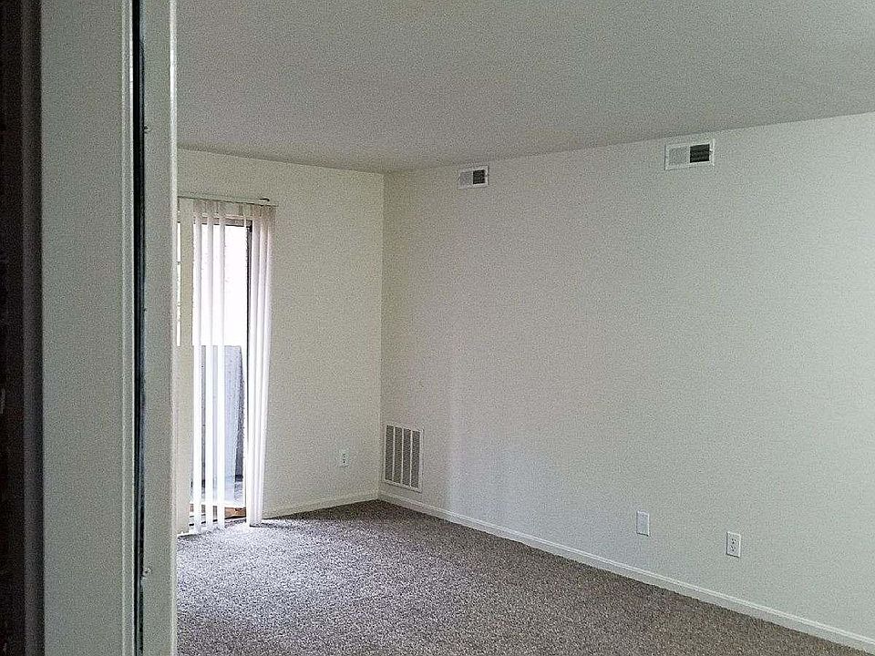 1st image of 162 Richardson Pl APT 8