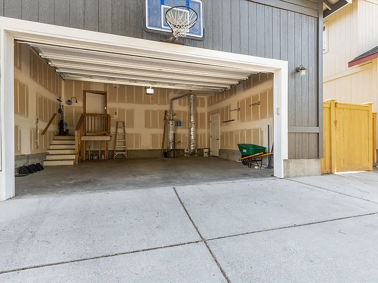 20184 Merriewood Ln — Photo 38
