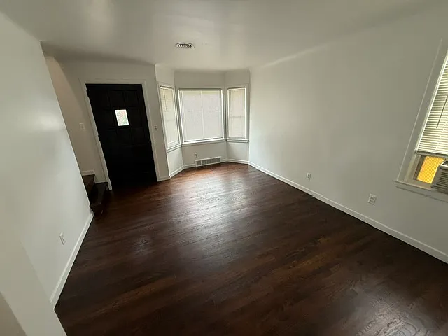 3 bed, 1200 sqft, $1,550 — Photo 2