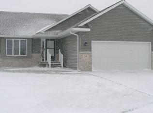 1708 W 12th Street Pl, Kearney, NE 68845