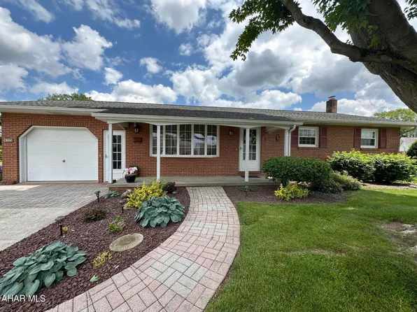 403 Maple St, Martinsburg, PA 16662