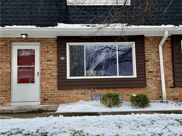275 Owens Rd #32, Brockport, NY 14420