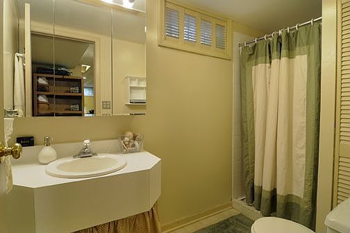 Full Bath in basement