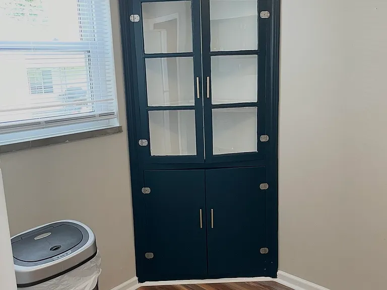 1008 Warwick Pl — Photo 6