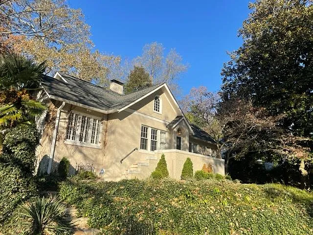 Steps leading up to front door--terraced and landscaped. - 1801 Hixson Pike