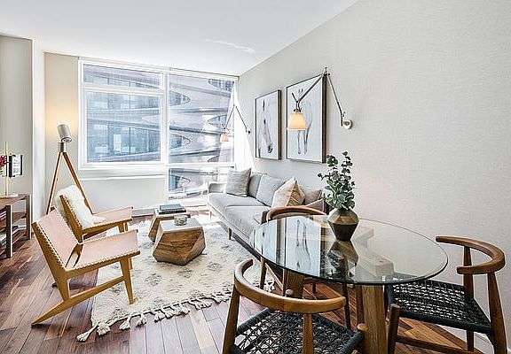 3rd image of 507 W 28th St APT 10B