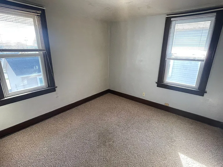 306 Dawes St — Photo 10