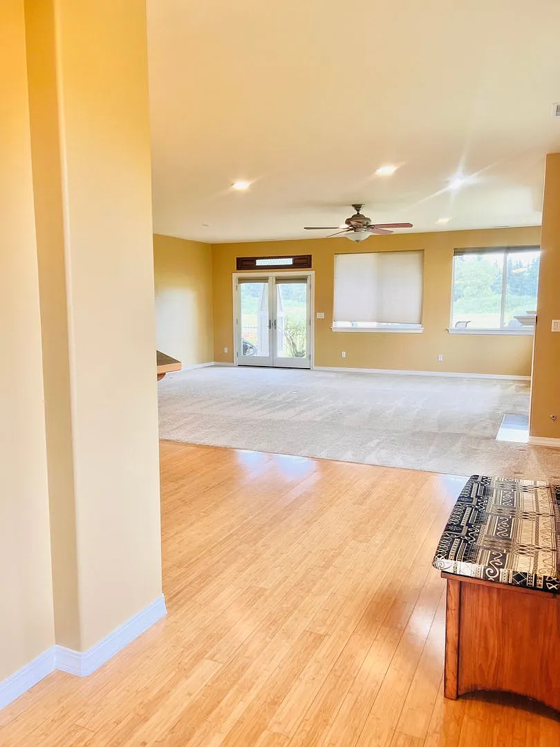 Lovely Rambler In the Coveted Jubilee 55+ Community! Nestled in Camano Neighborhood — Photo 3