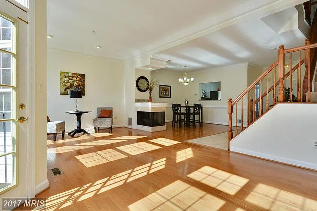 2003 Ashleigh Woods Ct — Photo 2
