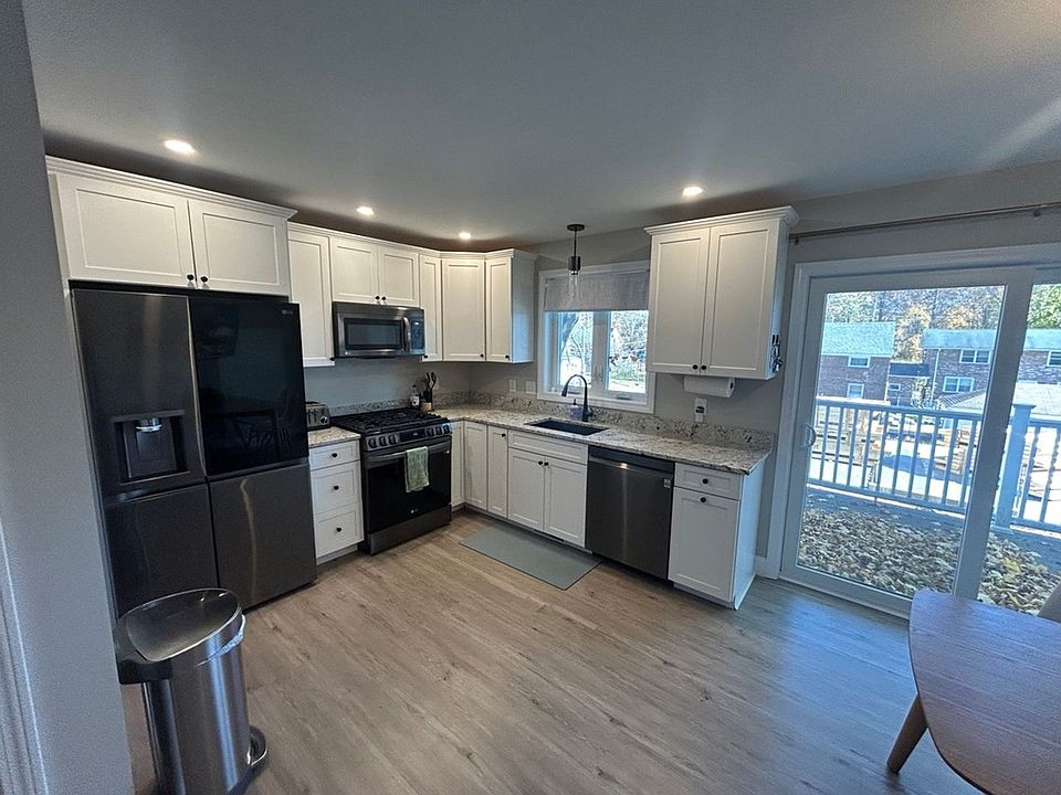 1st image of 4 Sapphire Ln
