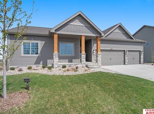 2001 Raven Ridge Dr, Bellevue, NE 68123