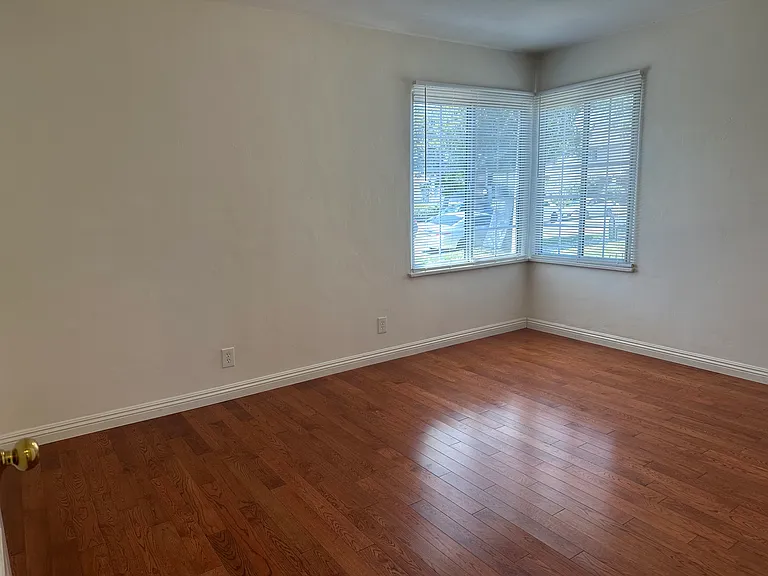 1531 Dixon St — Photo 25