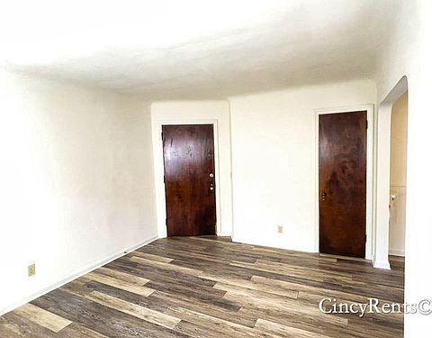 3rd image of 2782 Observatory Ave APT 7