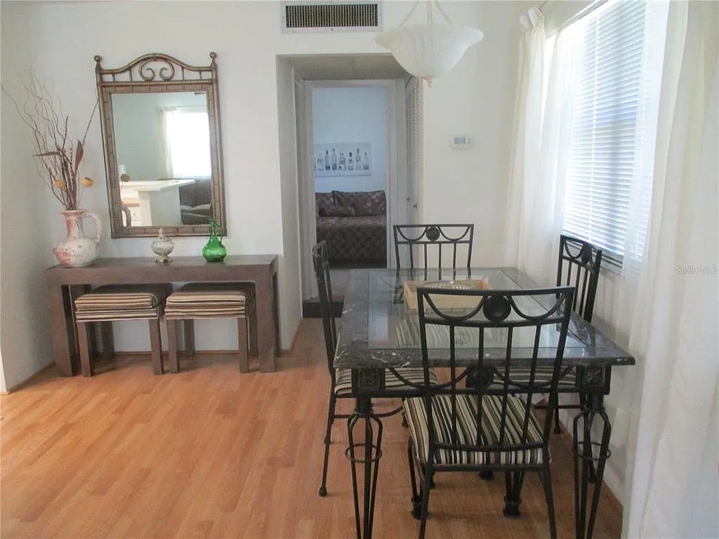 1 bed, 1.5 bath, 800 sqft, $1,450 — Photo 4