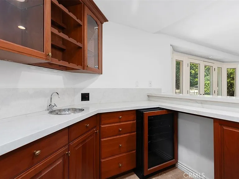 600 Cliff Dr — Photo 21