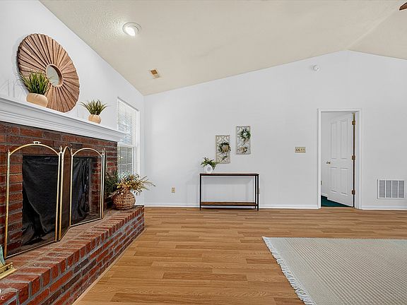 5th image of 6128 White Birch Dr
