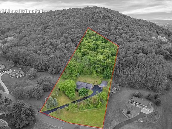 3rd image of 718 Spring Brook Dr