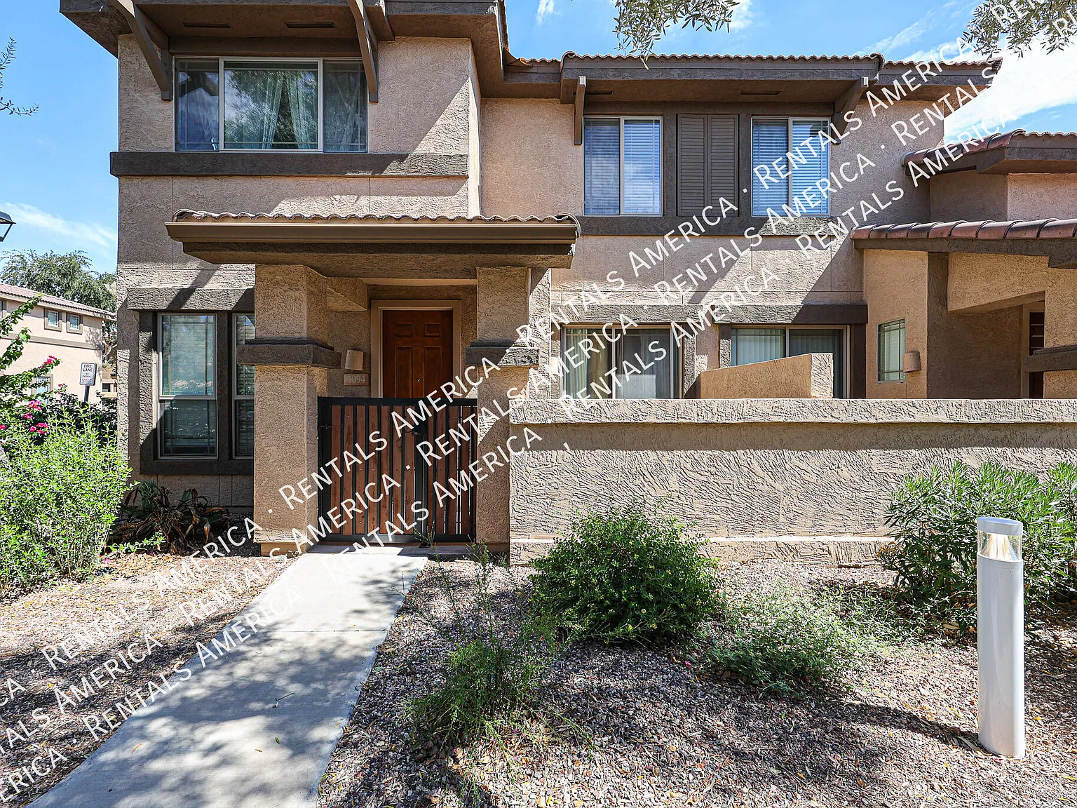 Gated Community! 3 Bedroom Townhouse w/ 2 Car Garage! — Photo 3