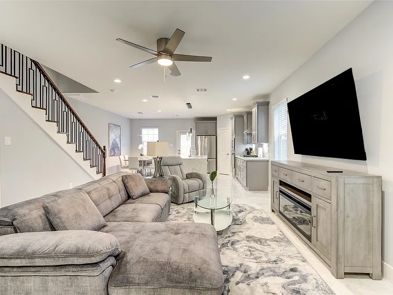 10021 Alfred Ln #B — Photo 14