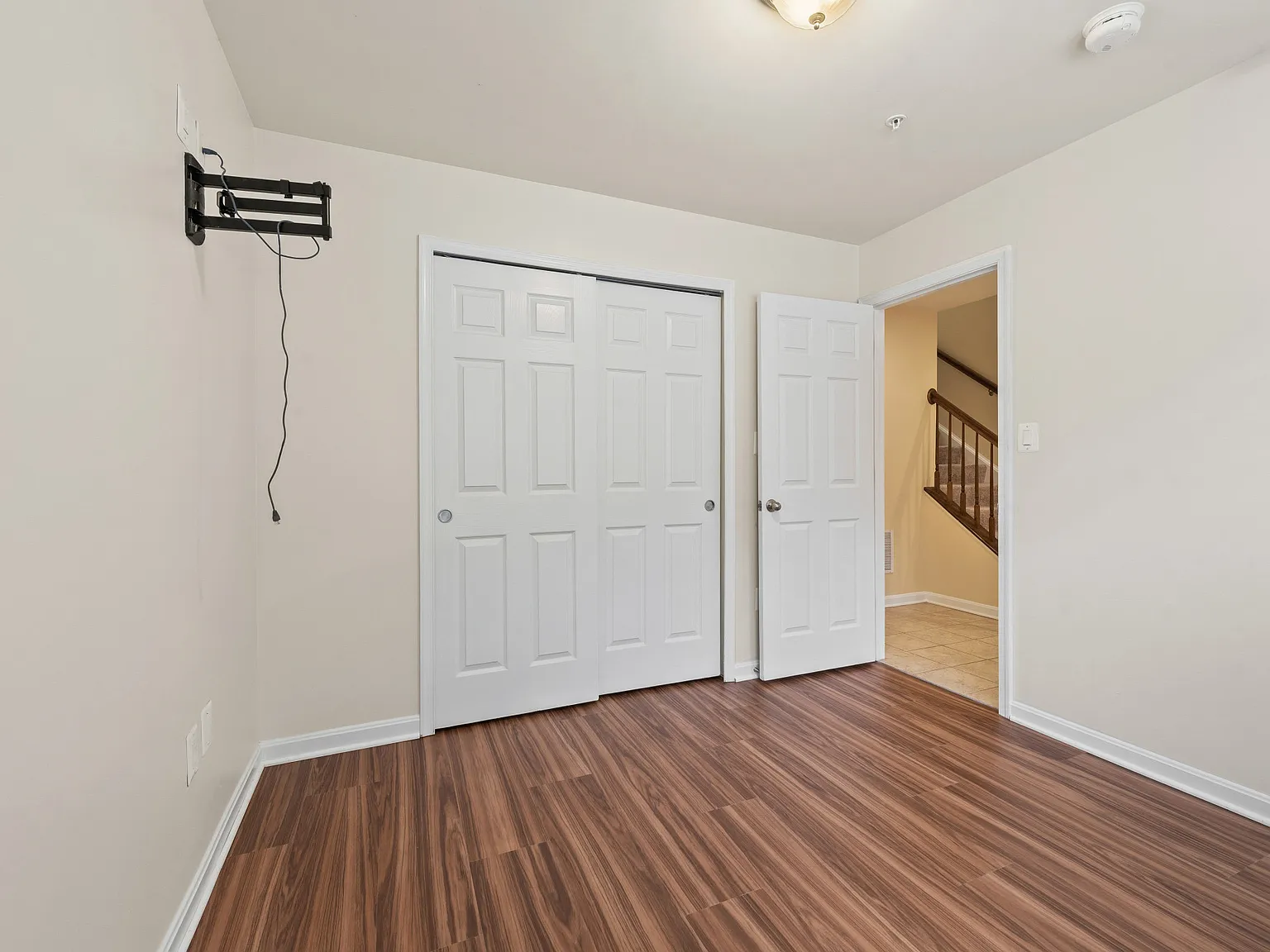 4 bed, 3.5 bath, 2008 sqft, $3,000 — Photo 4