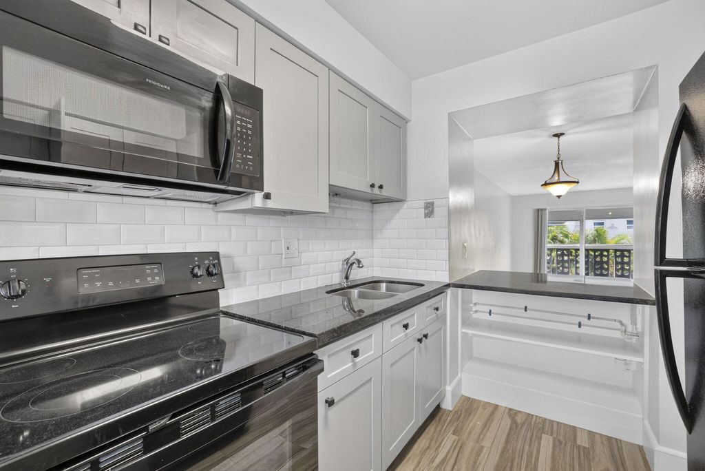 801 Pine Drive #12, photo 4