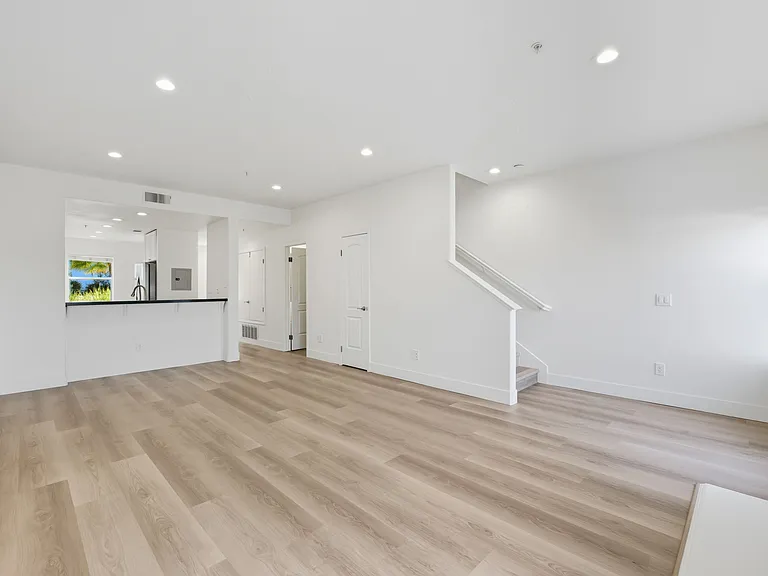 Stevens Creek Villas — Photo 16