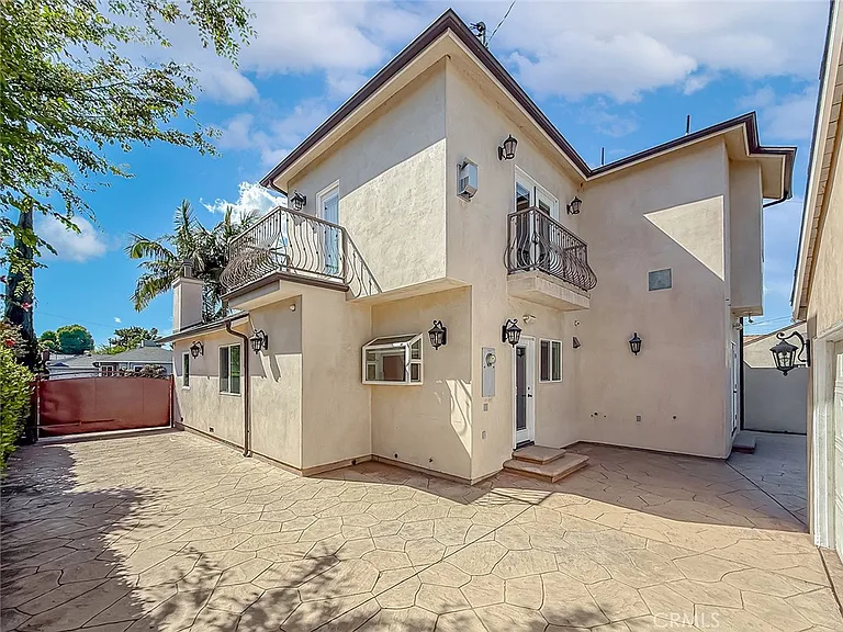 5960 Balcom Ave — Photo 53