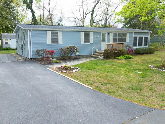 2nd image of 23751 Elmwood Ave E