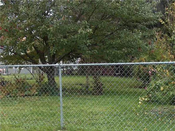 Earl St, Corning, NY 14830