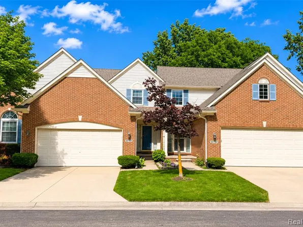 22733 Coachlight Cir, Taylor, MI 48180